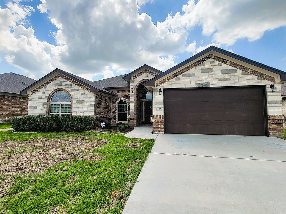 1st image of 8205 Wellcrest Dr