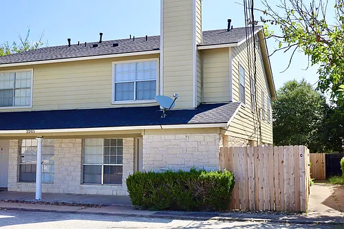 2203 Creekside Ln Photo 1