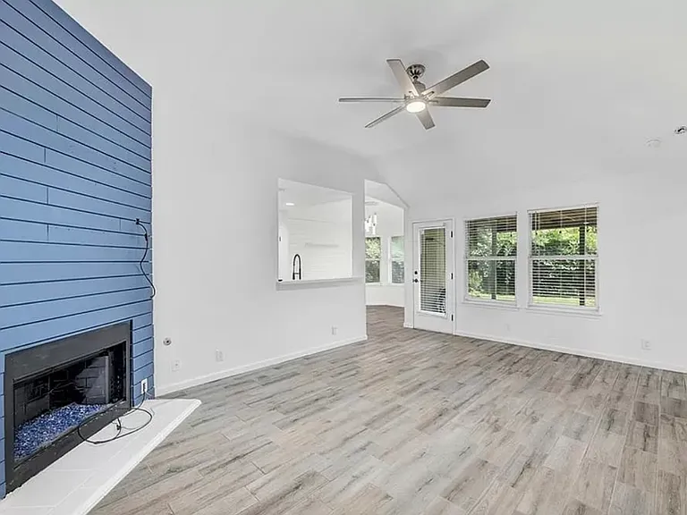 119 Azalea Dr — Photo 3