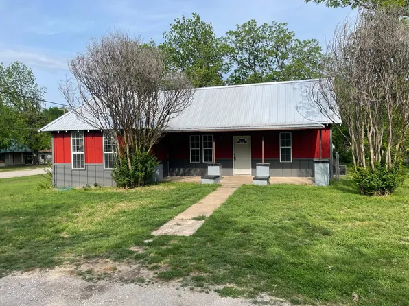 214 N Archer St, Henrietta, TX 76365