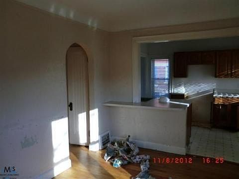 3rd image of 22935 Pleasant St