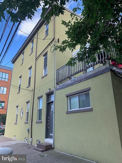 1st image of 1256 E Columbia Ave