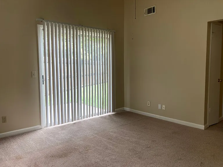 47 Quail Forest Dr — Photo 3