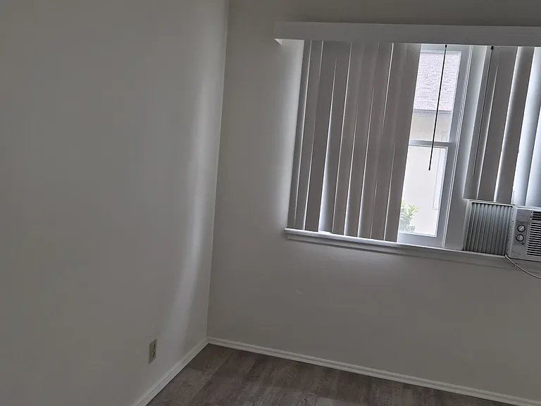 433 S Baldwin Ave #D — Photo 7