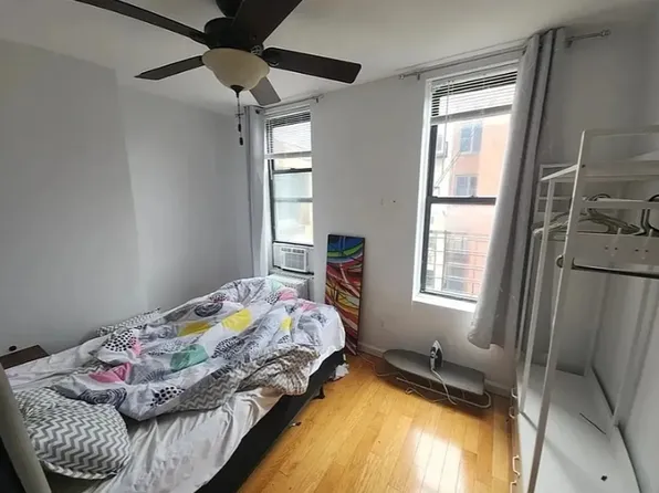 534 West 50th Street image 1 of 4