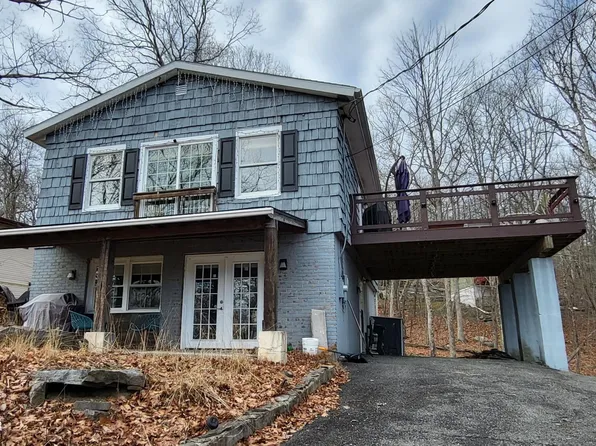 1093 Porter Dr, Bushkill, PA 18324