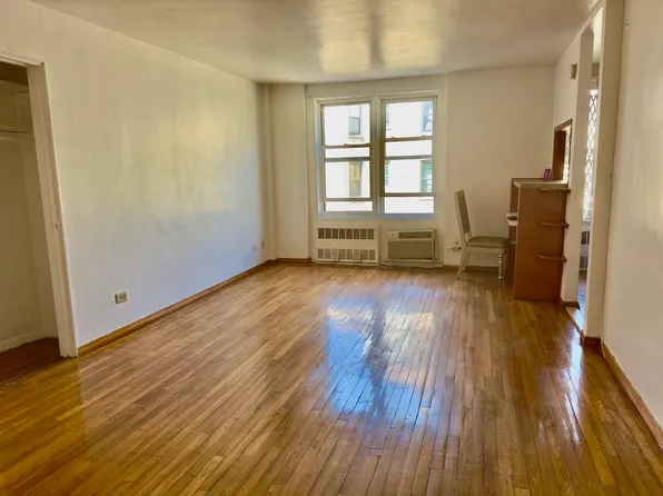 1332 Metropolitan Avenue image 4 of 12