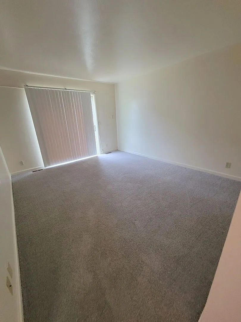 South Enterprise Apartments — Photo 4