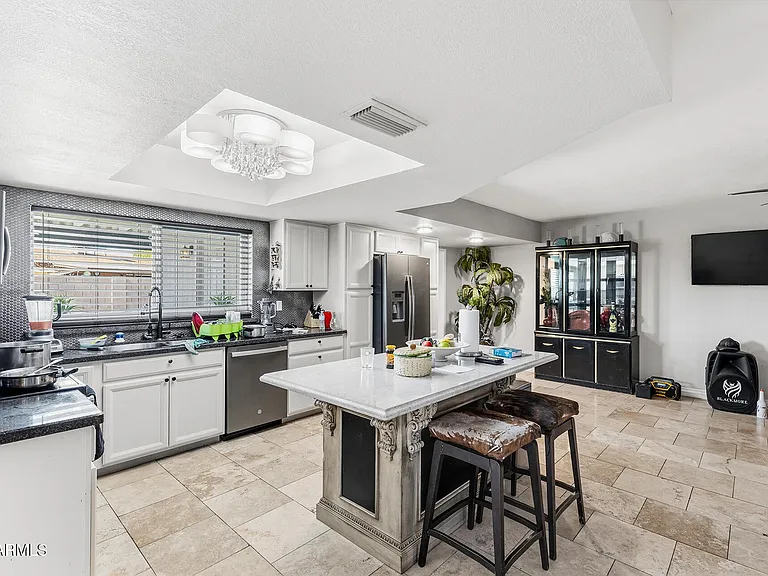 4716 W Christy Dr — Photo 18