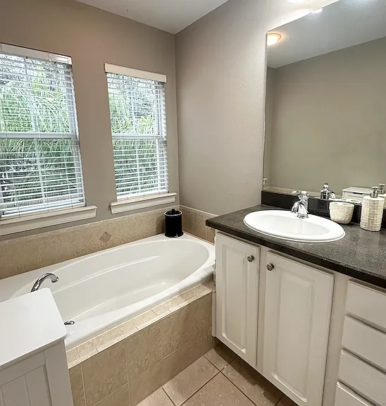 104 S Moody Ave — Photo 13