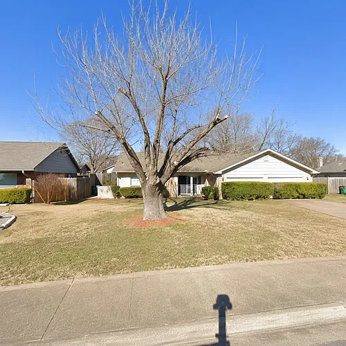 735 W Ridge Dr Photo 1