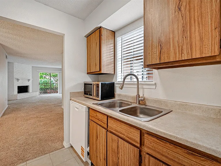 2800 Jeanetta St #406 — Photo 20