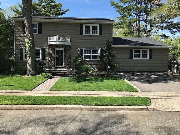 2nd image of 520 Birch Cir