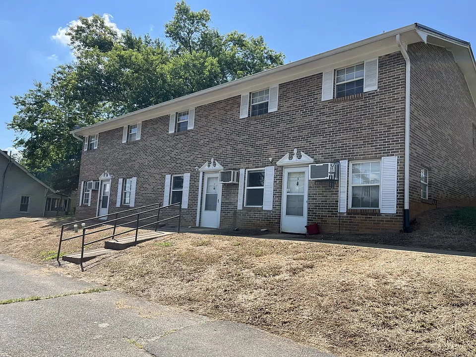 204 W Bernard Ave #5