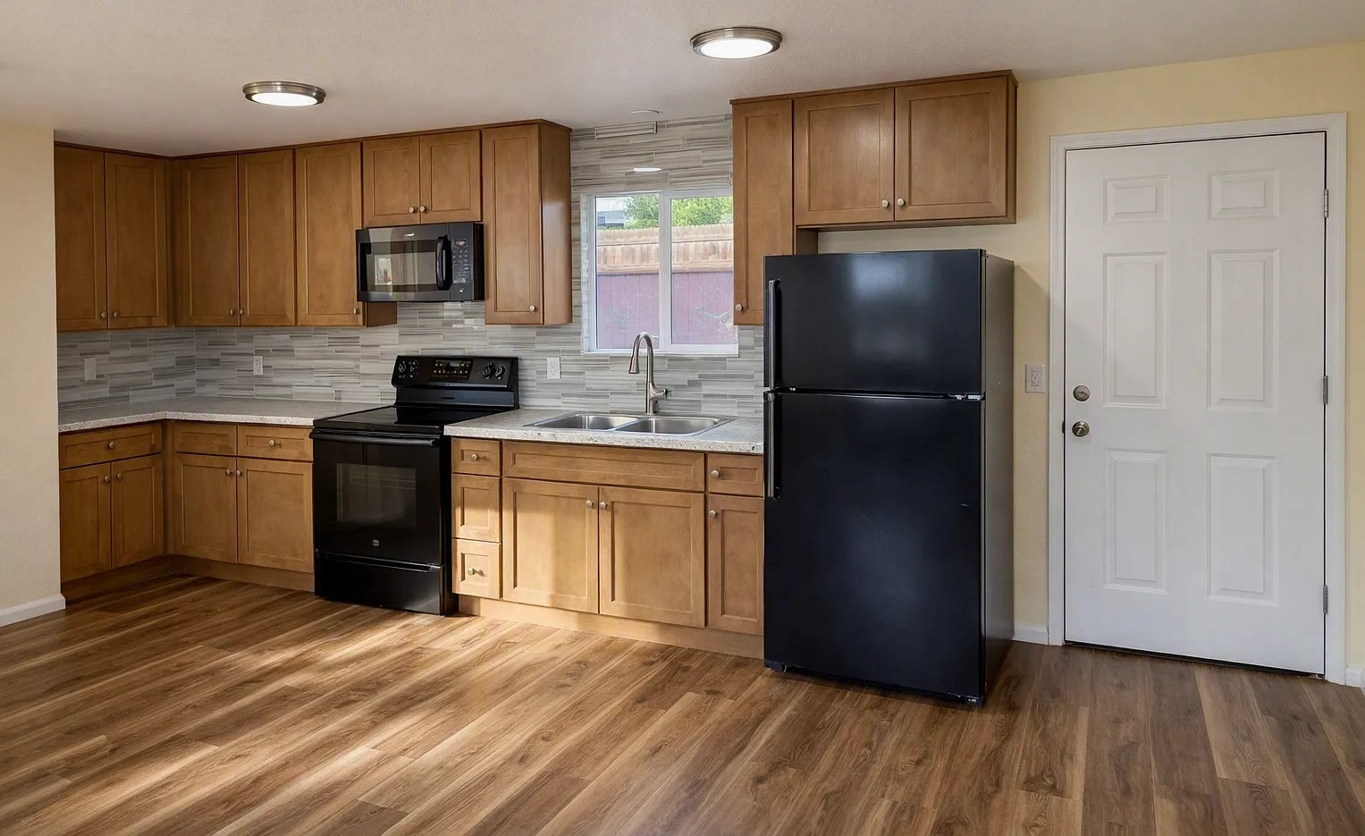 2 bed, 800 sqft, $2,700 — Photo 1