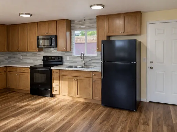 914 N 4th Ave #B, Upland, CA 91786