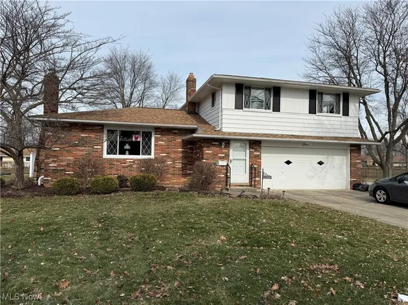 13540 Indian Creek Dr, Middleburg Heights, OH 44130