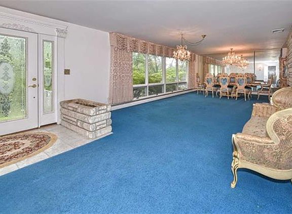 3rd image of 105 Mandon Dr