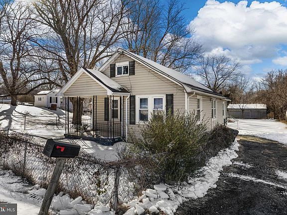 5th image of 9 Kelley Rd