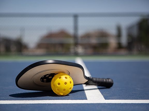 Minutes to pickleball courts