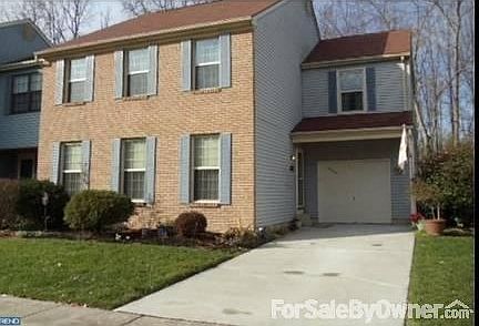 End Unit Townhome
						:
						with 1 car garage; driveway fits 2 additional cars