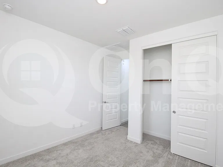 8923 W Solano Dr — Photo 14