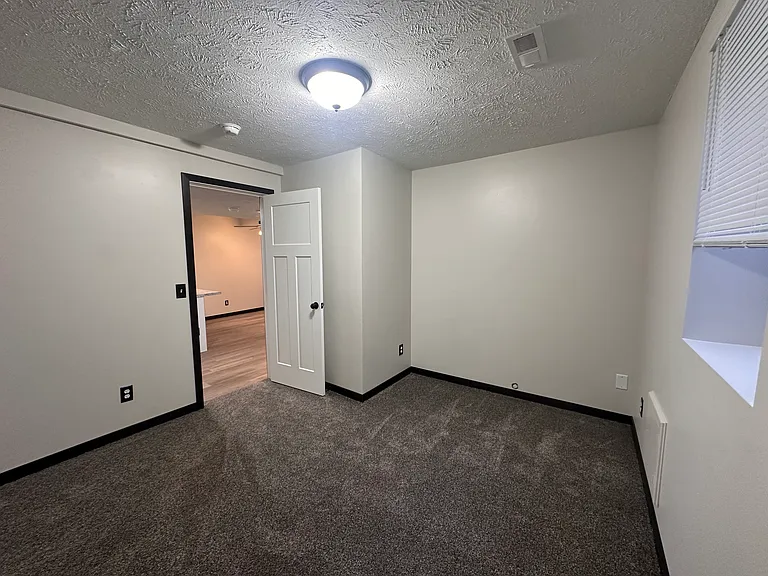 702 W 26th St #B — Photo 30