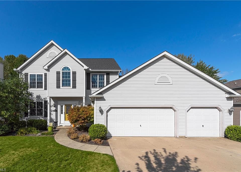 1st image of 26960 Valeside Ln