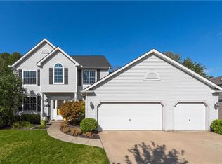 26960 Valeside Ln, Olmsted Township, OH 44138