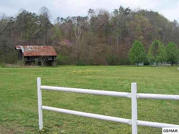 5th image of 402 Ogle Dr