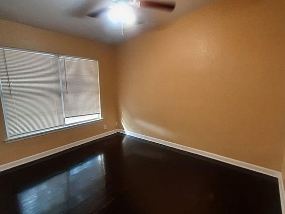 5th image of 226 Montfort Dr