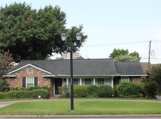 2436 Chimney Rock Rd, Houston, TX 77056