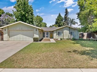 946 E Cambridge Avenue, Visalia, CA 93292