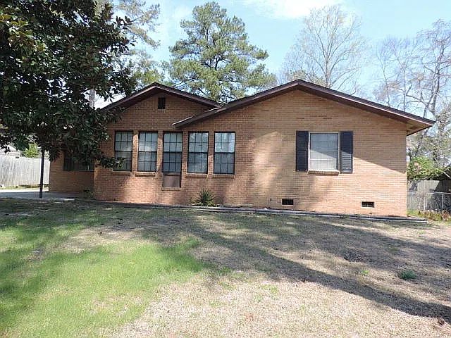 1st image of 1712 Sandalwood Dr