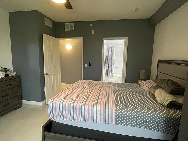 7950 N Nob Hill Rd — Photo 11