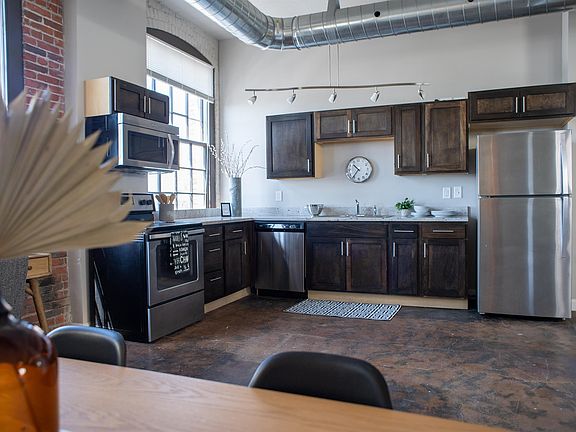 3rd image of 402 E 4th St #10858415