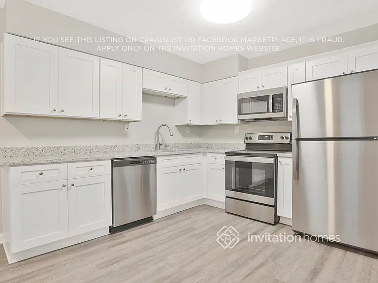 3025 Catalina Dr — Photo 6
