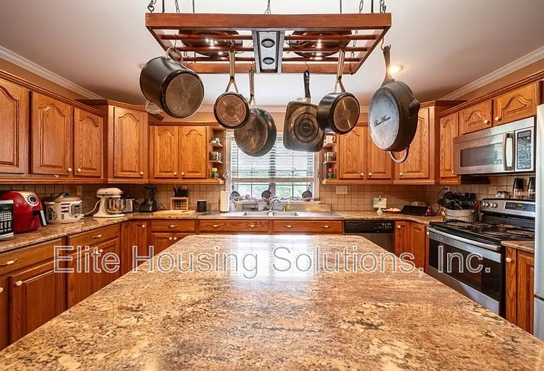 290 W Ridge St — Photo 7