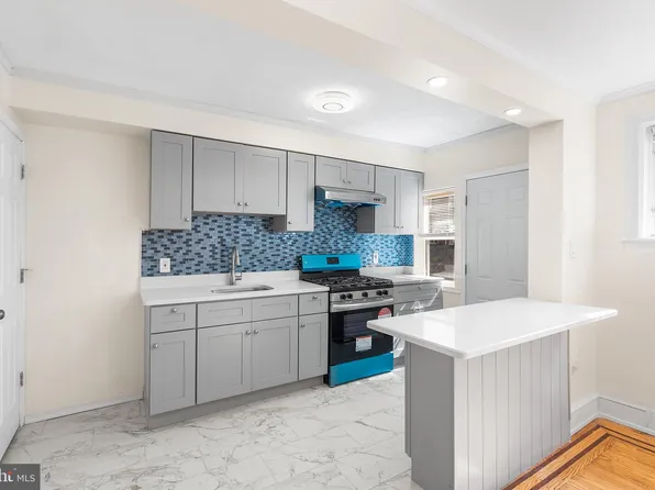 6864 Dicks Ave, Philadelphia, PA 19142