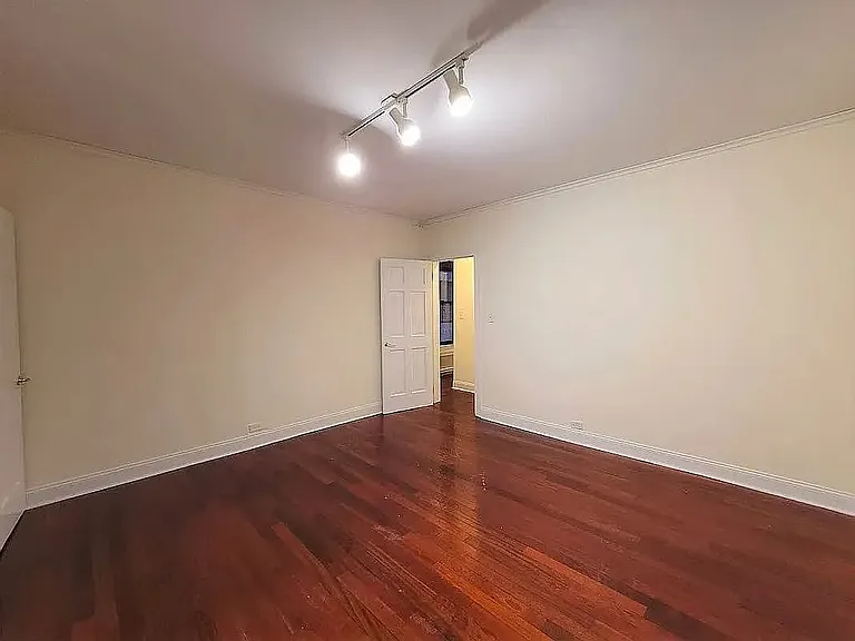 251 W 81st St #3M — Photo 4
