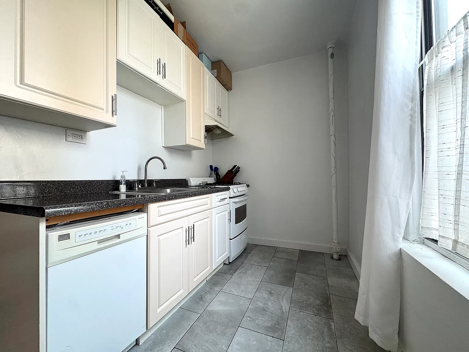708 West 171st Street — Photo 4