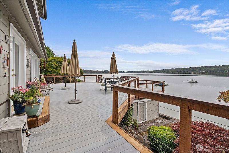 4th image of 4923 Sunrise Beach Road NW