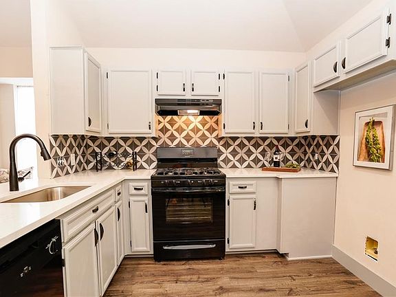 5th image of 1804 Buckeye Ln