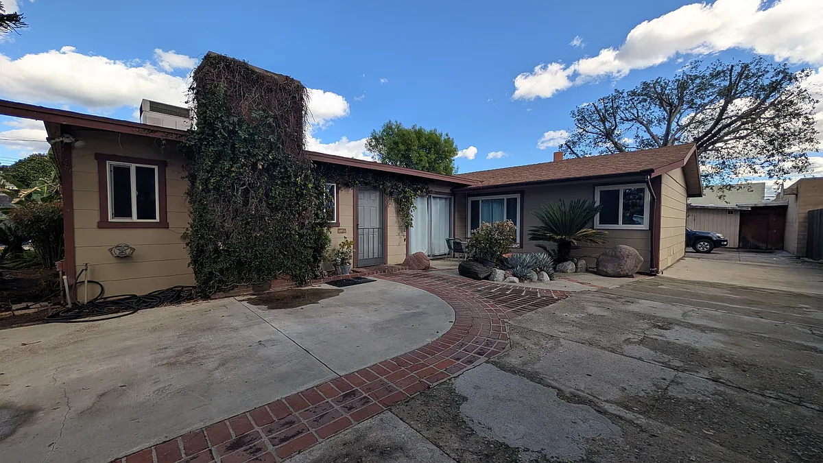 Building Photo - 546 Griswold Ave