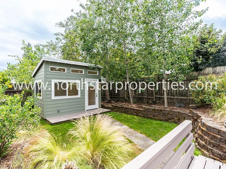 3540 SW Falcon St — Photo 28