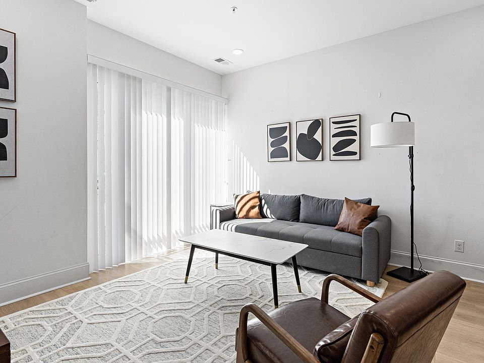 1st image of 404 Douglas Ave #205