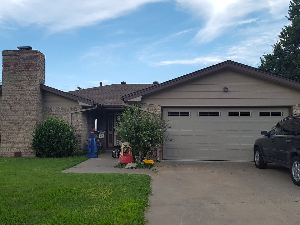 1st image of 1704 Brookhaven Dr