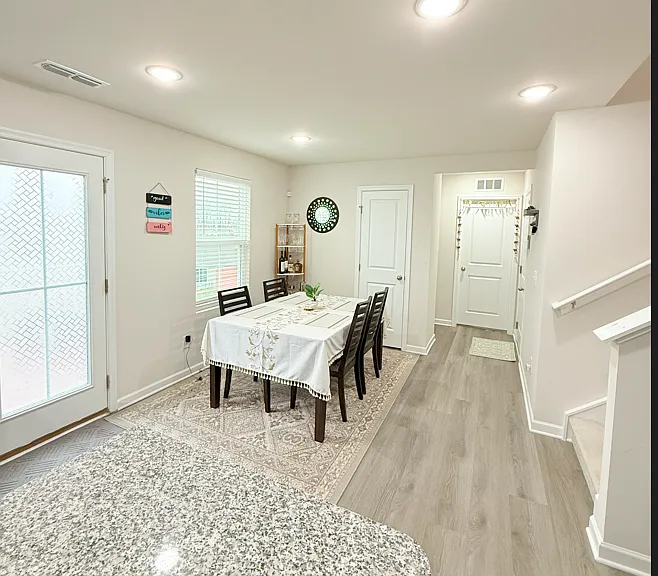 3309 Thorpe Rd — Photo 10