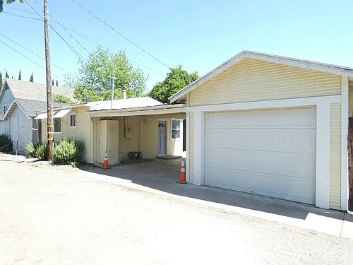 518 1/2 West St Photo 1 518 1/2 West St Photo 1