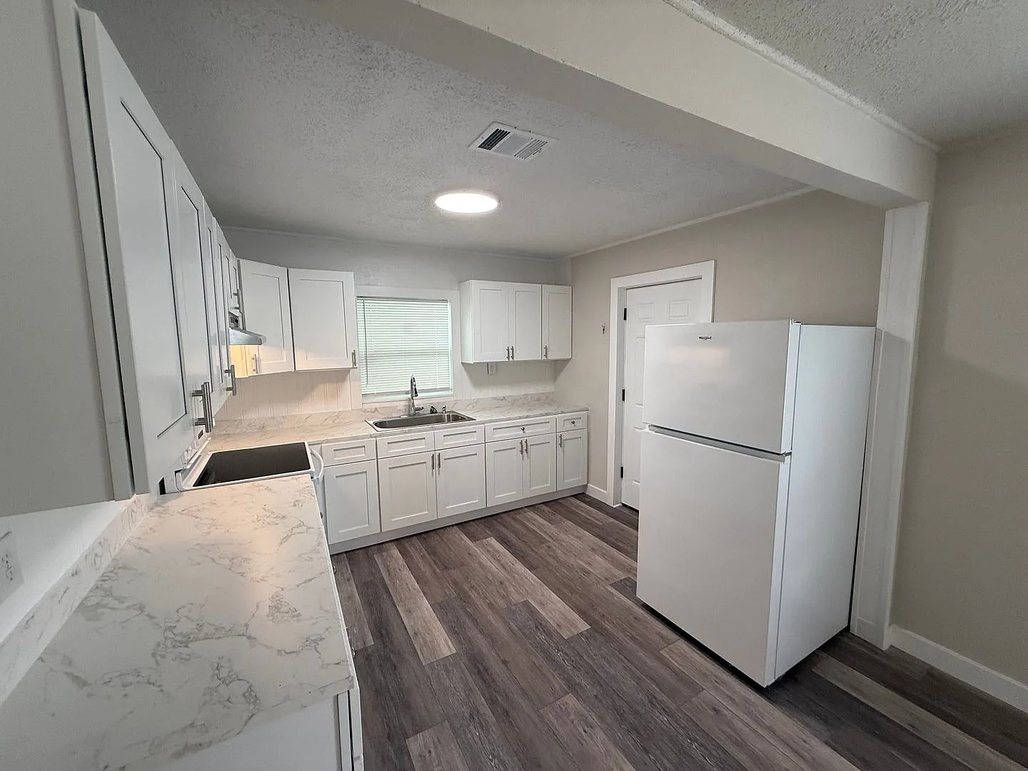 2 Bedroom, 1 Bathroom Single Family Home — Photo 3